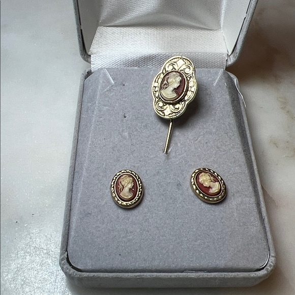 Vintage Cameo Lapel Pin & Stud Earring Set | Victorian Style - Picture 2 of 5